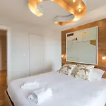 Daire Stunning Penthouse With The Views By Lovelystay *