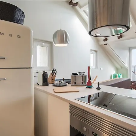Lovelystay - Stunning Penthouse With The Views